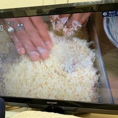 AQUOS 32型　B-CAS、リモコンありの画像