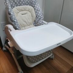 Aprica　ハイ・ローチェア　お食事テーブル付の画像