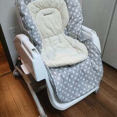 Aprica　ハイ・ローチェア　お食事テーブル付の画像