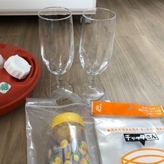 プラスチック製品、湯たんぽ、グラス、小皿の画像
