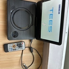 9インチポータブルDVDプレーヤー