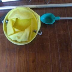 釣り道具、竿立て、網の画像