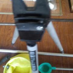 釣り道具、竿立て、網の画像