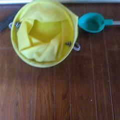 釣り道具、竿立て、網の画像