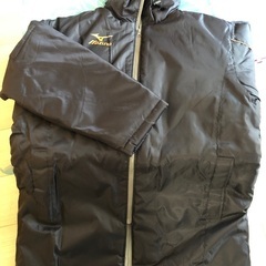 ダウンジャンパー