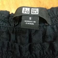 ユニクロ トップス S 黒の画像