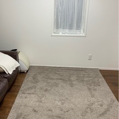 【受け渡し者様決定しております】絨毯　カーペット