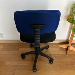 デスクチェア（事務・学習イス）ブラック＆ブルーの画像