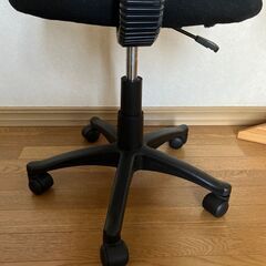 デスクチェア（事務・学習イス）ブラック＆ブルーの画像
