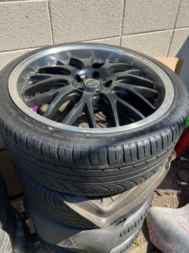 20インチ8.5J 245/35/20 ハイフライ