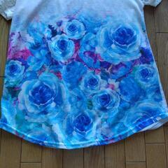 青薔薇花柄トップスの画像