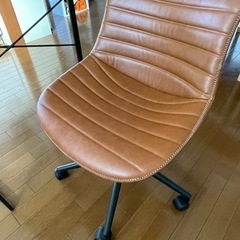 作業デスク、椅子の画像