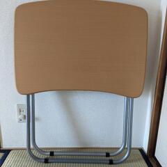 折りたたみデスクの画像