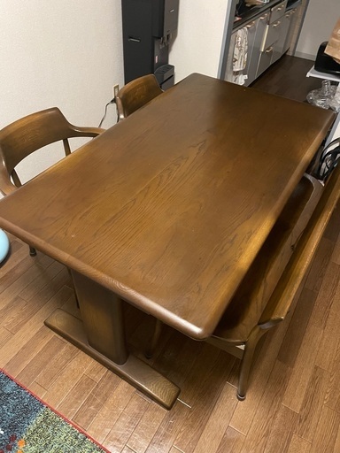 【取引中】10年くらい使用したダイニングテーブルです。