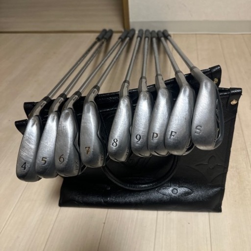 飛び系アイアン(フルセット)安くしました