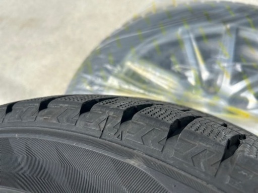215/60R17 スタッドレスタイヤ ホイール付き4本