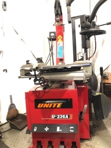 タイヤ交換専門店フルセット