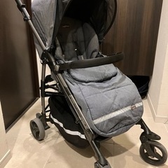 A型ベビーカー　背面式　ペグペレーゴ