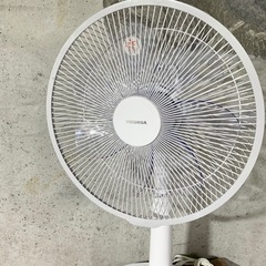 【ご成約済み🐾】TOSHIBA 優しい風✨7枚羽根 扇風機⭕️ 配送可能🚚の画像