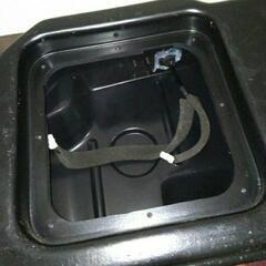 KICKER ソロバリック用　純正トランク脇BOXの画像