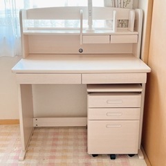 学習机 コンパクトサイズ ホワイト系 女の子 学習デスク 傷汚れありの画像