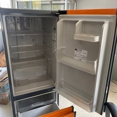 冷蔵庫取引き中の画像