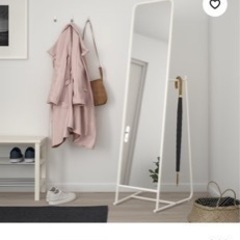 IKEAの全身ミラー　の画像