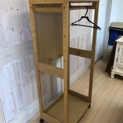 ハンガーラックの画像
