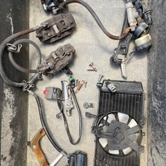 KAWASAKI ZRX400 部品　(キャブ、レギュレータ、ステップ、フェンダー、ウィンカー、エアクリ、ブレーキキャリパー、スイッチ、ペダル、ハーネスの画像