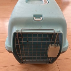 ペットのカゴの画像