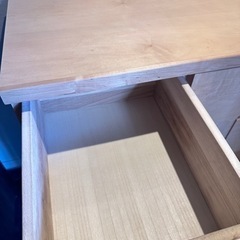 木のチェストの画像