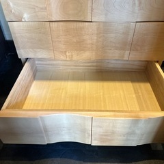 木のチェストの画像