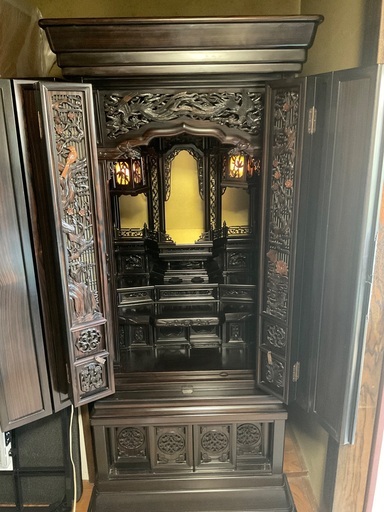 仏壇（高さ170㎝）