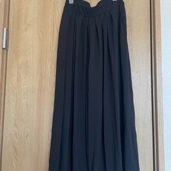 UNIQLO ユニクロ　タックフレアスカンツ　ブラック　サイズS