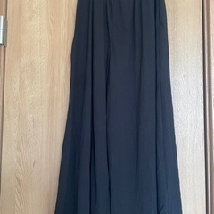 UNIQLO ユニクロ　タックフレアスカンツ　ブラック　サイズSの画像