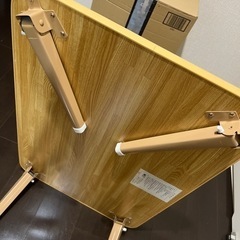 折りたたみテーブルの画像