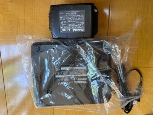 マキタ純正　DC18RF  BL1830B