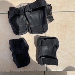 子供用　プロテクター　肘当て　脛当ての画像