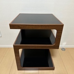 サイドテーブル