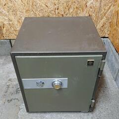 耐火金庫 60キロ程度？