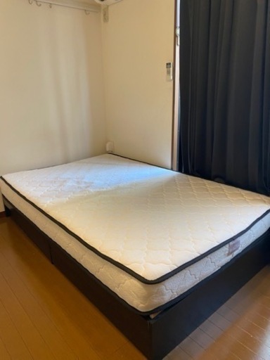 セミダブルベッド　マットレス付き
