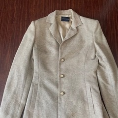 ANNEKLEINIIのジャケットと、TOPKAPIのスカーフの画像