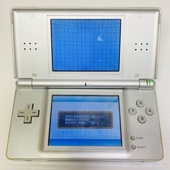 ニンテンドーDS Lite グロスシルバー 銀 本体 箱 説明書 タッチペン ストラップ 中古品 動作確認済みの画像