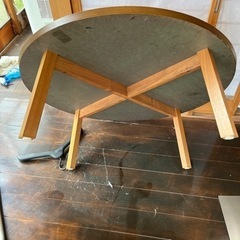 IKEA テーブル　90センチの画像