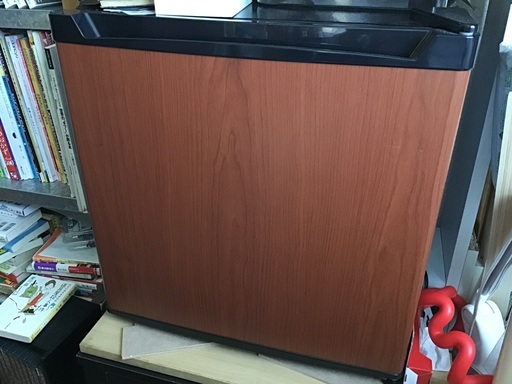 小さな冷蔵庫譲ります。