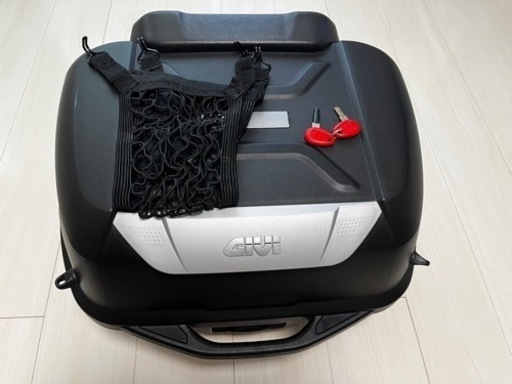 バイク　リアボックス　GIVI