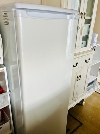 決まりました！お問合せありがとうございました。冷凍庫114ℓ 購入１年弱　使用半年以内の美品です!