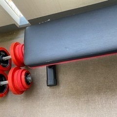 ★お譲り先内定しました★フラットベンチ＋ダンベルセットです。＊取...