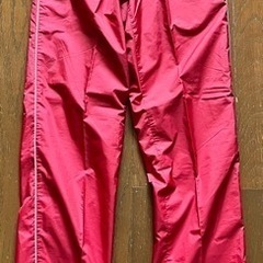 UNIQLO　ユニクロ　赤、スポーツパンツ　シャカシャカ地