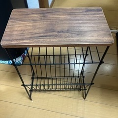 ニトリサイドテーブルの画像